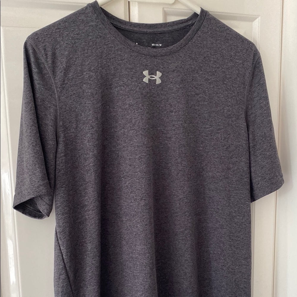Under Armour Gray Short Sleeve Tee Athletic Casual